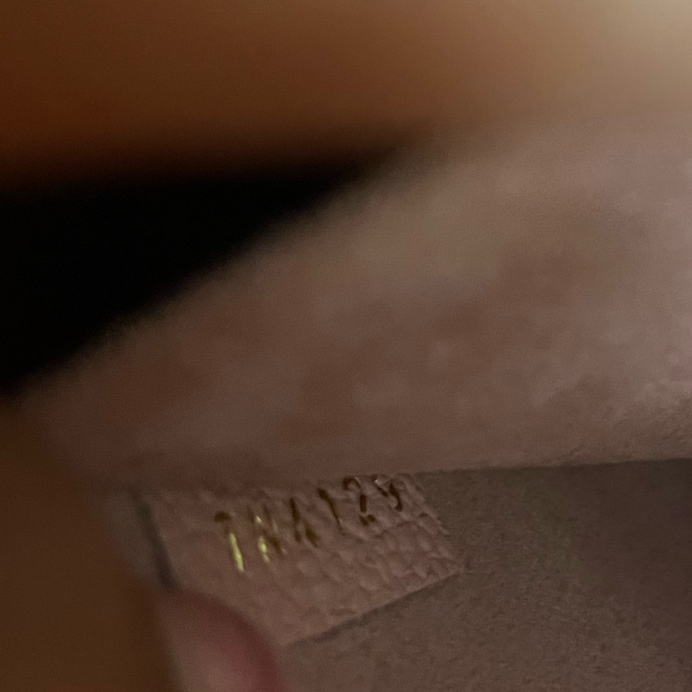 Louis Vuitton Daily Pouch - Picture 9 of 9